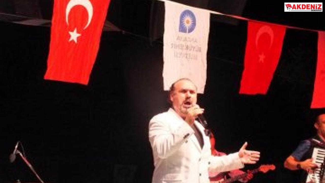 Antik tiyatroda Aysev konseri