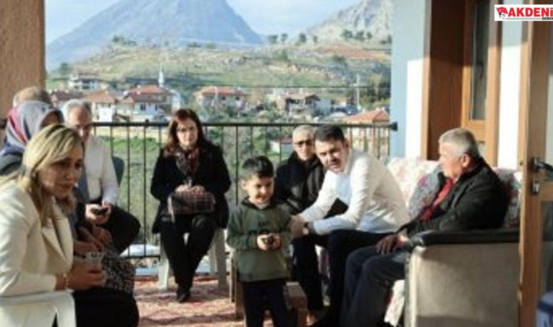 Bakan Kurum, afetzedelerle bir araya geldi